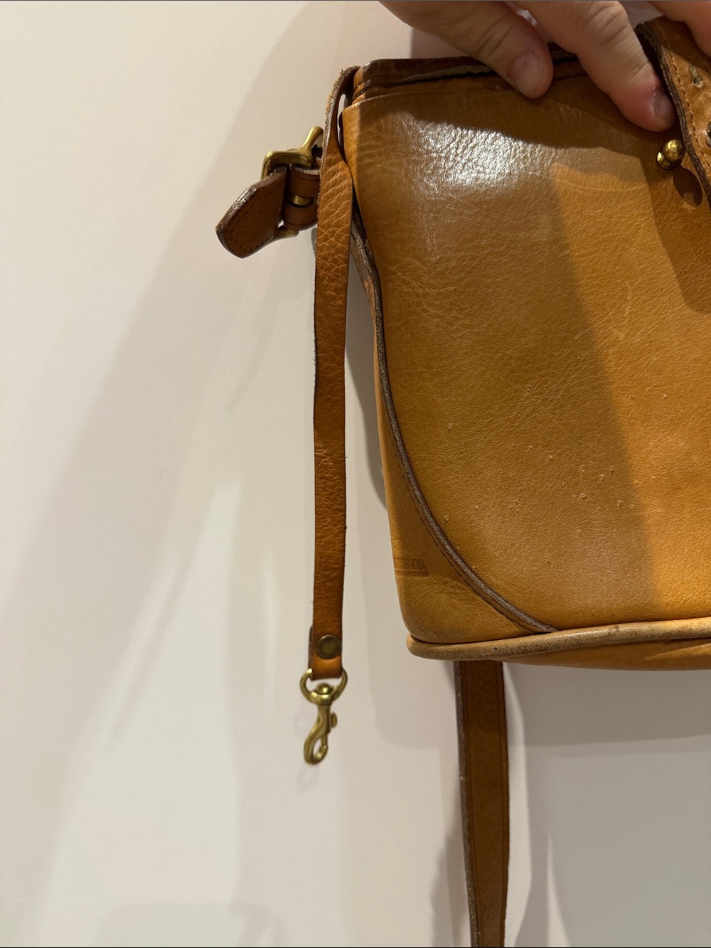 Classic Tan Leather Crossbody Bag with Adjustable Strap - Picture 9 of 14